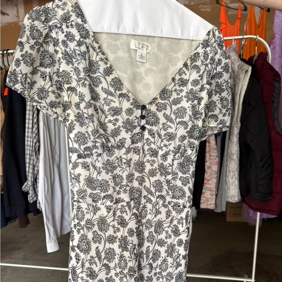 LOFT Monochrome Floral Dress - Picture 1 of 3